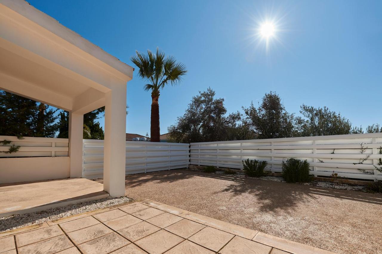 Bungalow Casa Bonita By Ezoria Villas Coral Bay Exterior photo